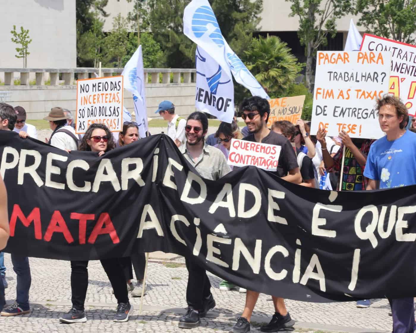 Centenas de investigadores protestam em Lisboa pelo fim da precariedade