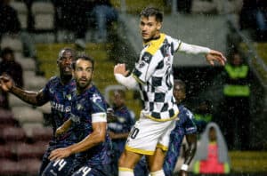Moreirense vence no Bessa e sobe provisoriamente ao 7.º lugar