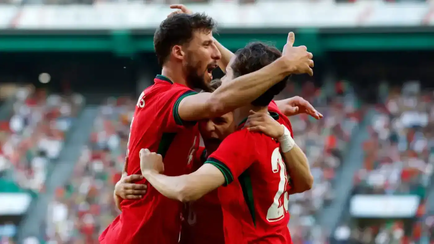 Bola de Ouro. Rúben Dias e Vitinha ficam fora do top-20