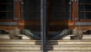 Número de pessoas sem-abrigo aumentou 23% em 2023 