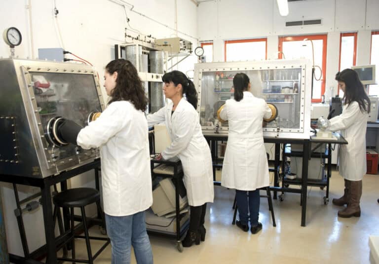 UMinho cria janela que muda de cor para melhorar a eficiência energética