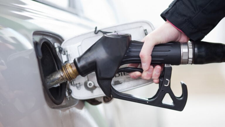 Preços dos combustíveis descem esta semana