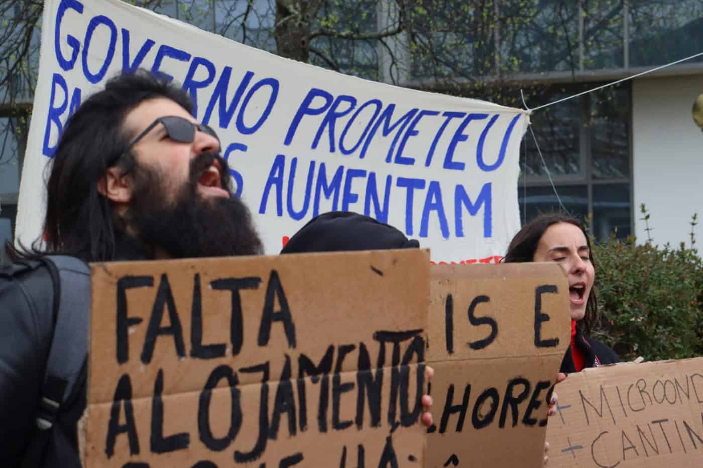 Alunos da UMinho querem pressionar Governo a investir no ensino superior