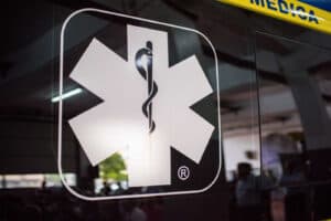 Atropelamento e fuga deixa jovem em estado grave