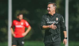 "Temos de ter bola e estar sempre de olho na baliza"