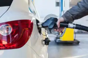 Gasóleo e gasolina dois cêntimos e meio mais caros a partir de segunda-feira