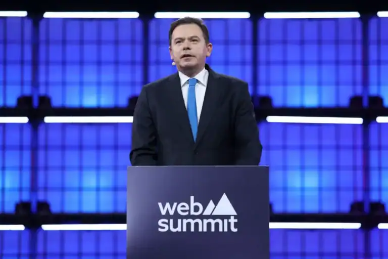 Primeiro-ministro anuncia lançamento de modelo de linguagem de IA em português