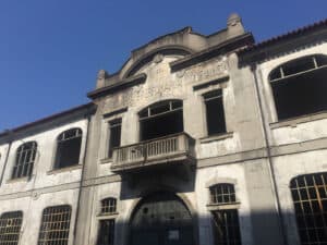 ABB retira ação que contestava em tribunal a adjudicação da Confiança