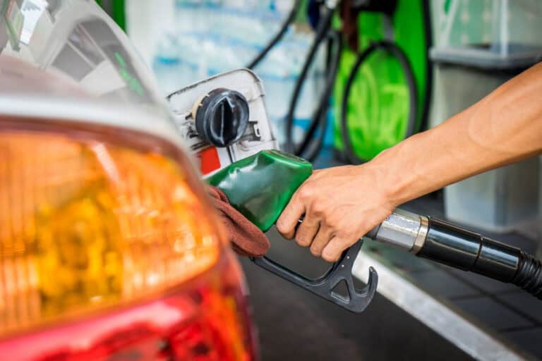 Gasolina sobe 1,5 cêntimos para a semana e gasóleo fica mais barato