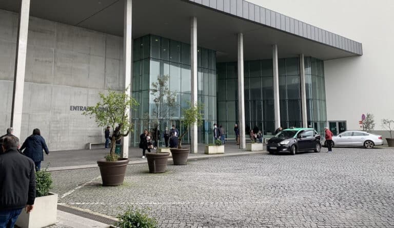 Diretor executivo do SNS diz que hospitais estão a preparar-se para aumento da procura no inverno