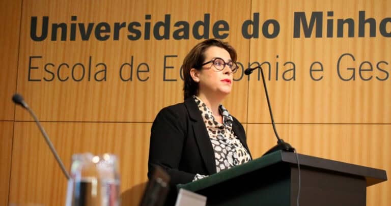 "Administração Trump pode colocar em risco a ideia de empurrar a Rússia para uma paz justa”