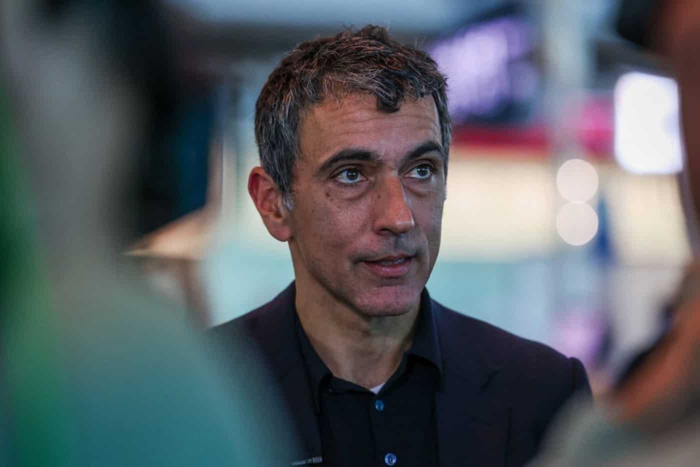 “Não pode haver desculpas". Presidente do Vitória SC quer trazer 3 pontos do Cazaquistão