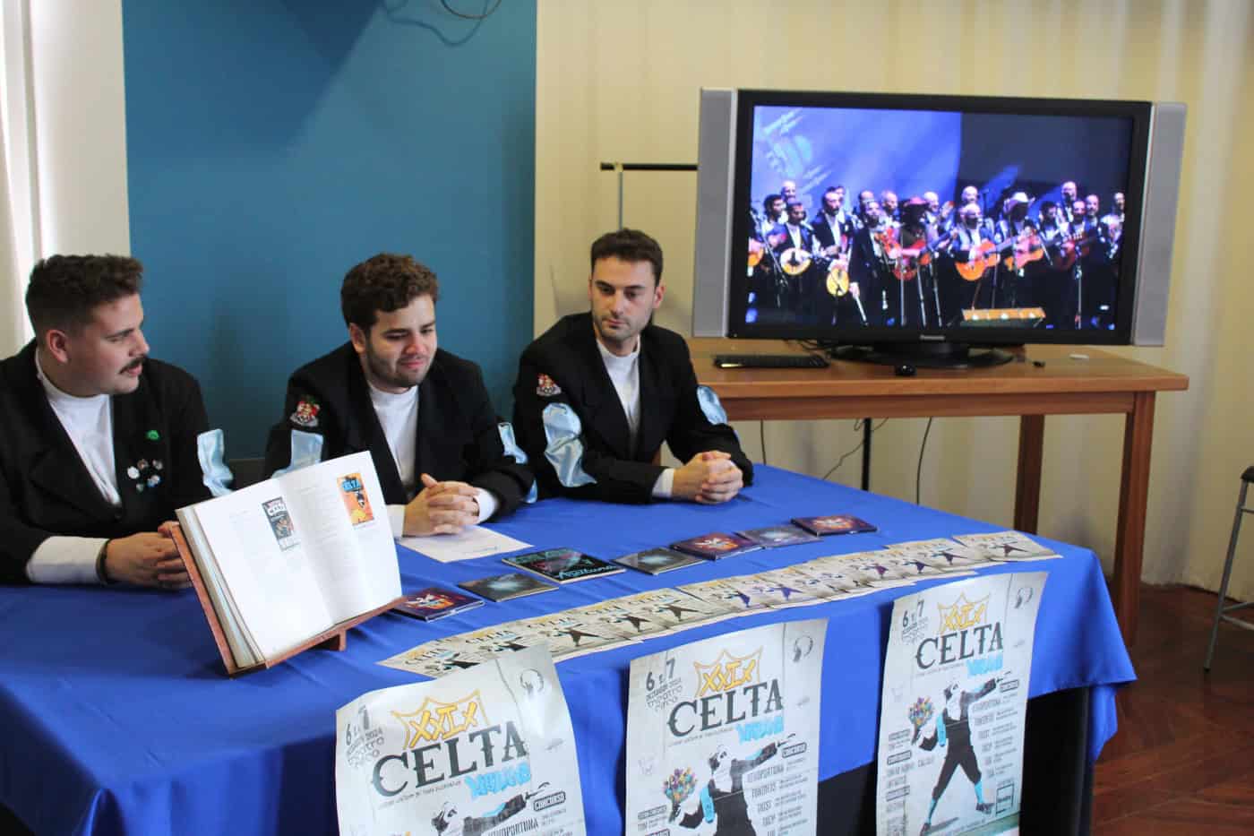 Festival de Tunas reúne cerca de 300 estudantes no Theatro Circo