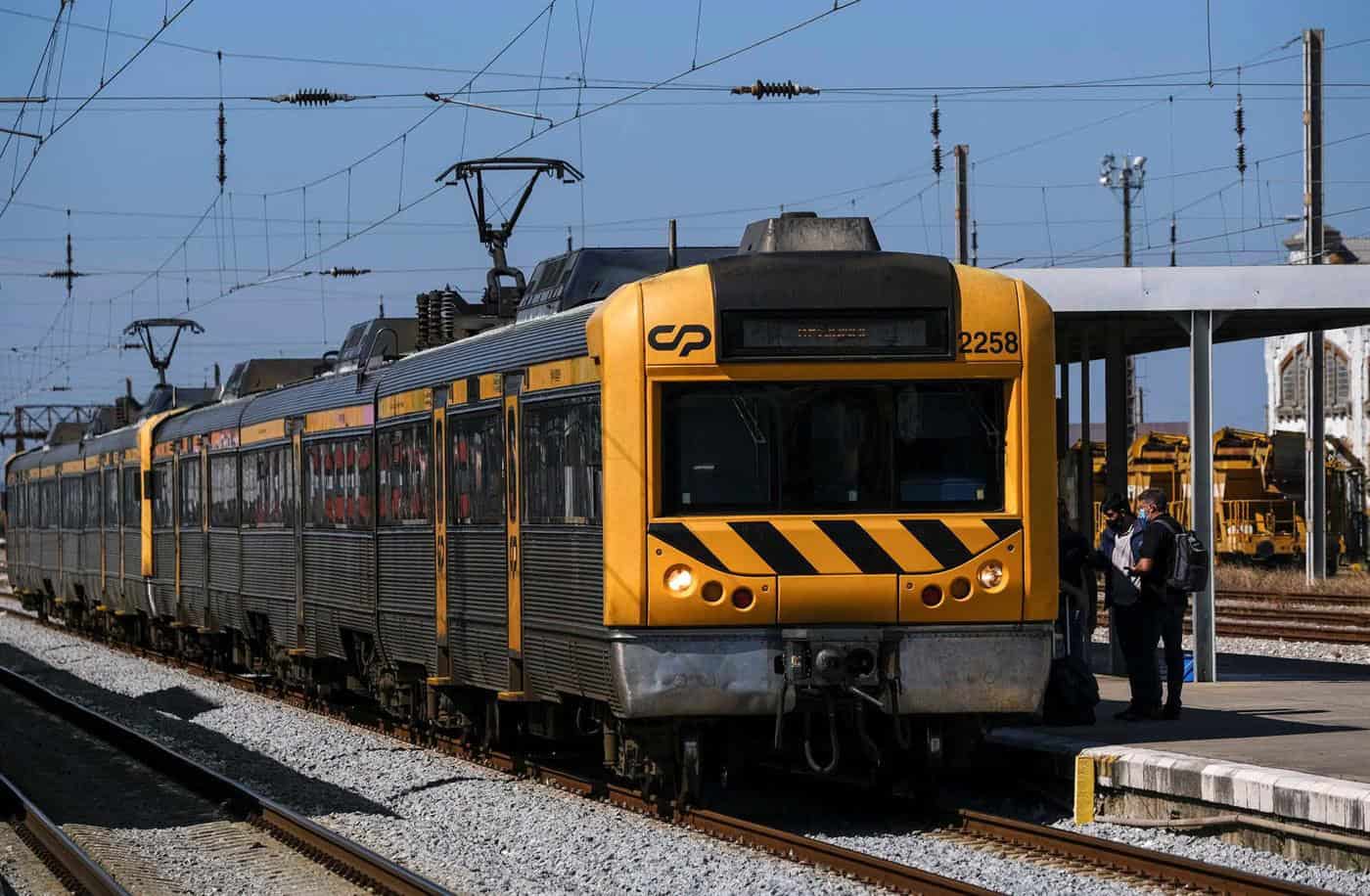 Greve de maquinistas com serviços mínimos de cerca de 25% na CP