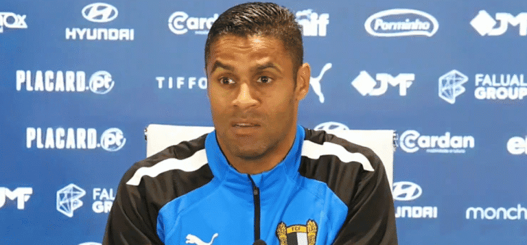 Ricardo Silva comanda FC Famalicão frente ao FC Porto após saída de Armando Evangelista