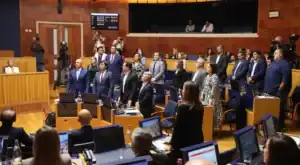 Parlamento da Madeira chumba orçamento, Albuquerque queixa-se de "irresponsabilidade"&nbsp;