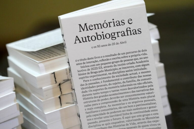 Alunos da Academia Sénior de Braga publicam livro de ‘Memórias e Autobiografias’