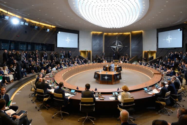 Extrema-direita alemã questiona manutenção do país na NATO