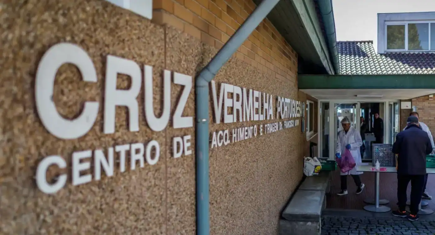 dstgroup promove "consultas poéticas" a utentes da Cruz Vermelha de Braga