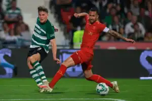 Gil Vicente trava liderança isolada do Sporting com empate caseiro