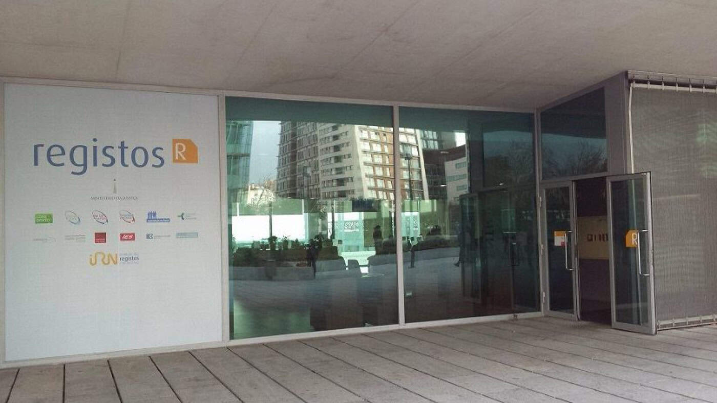 "Assimetrias salariais". Trabalhadores dos Registos e Notariado em greve