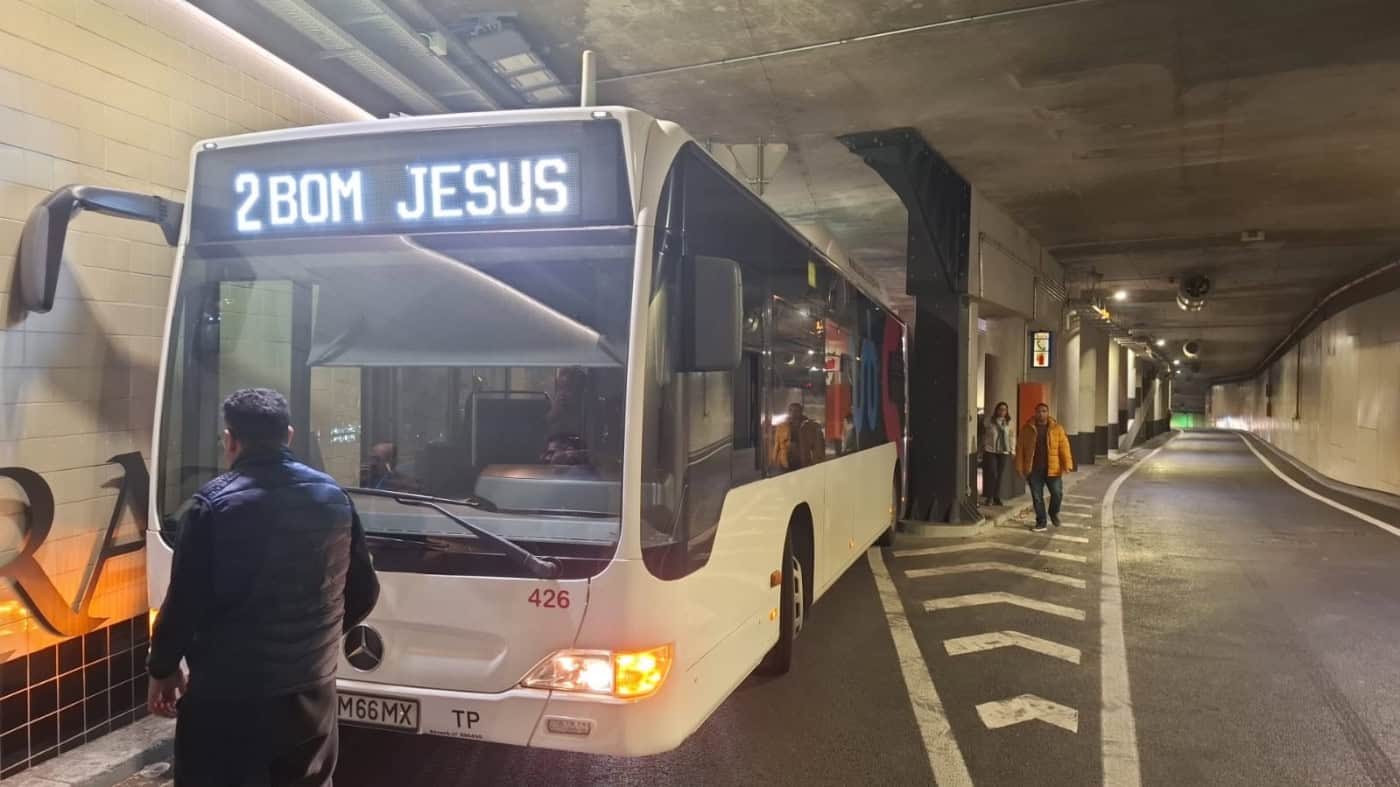 Túnel da Avenida da Liberdade com trânsito condicionado na entrada do Campo da Vinha