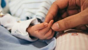 CMB atribuiu apoio de 200 euros por nascimento ou adoção a cerca de 800 beneficiários