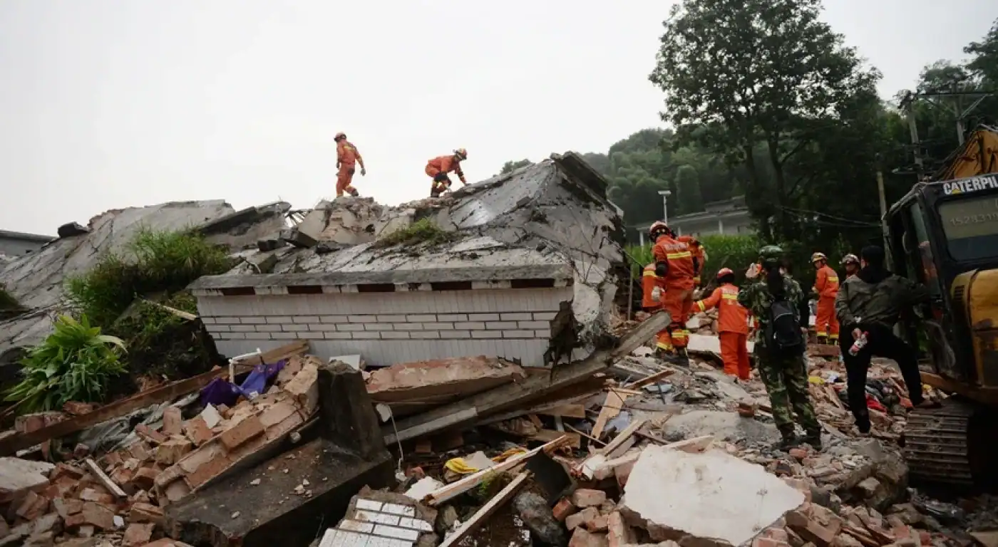 Sismo no Tibete faz dezenas de mortos e feridos