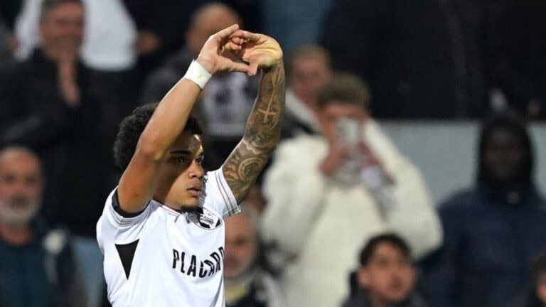 Kaio César é jogador do Vitória SC a título definitivo