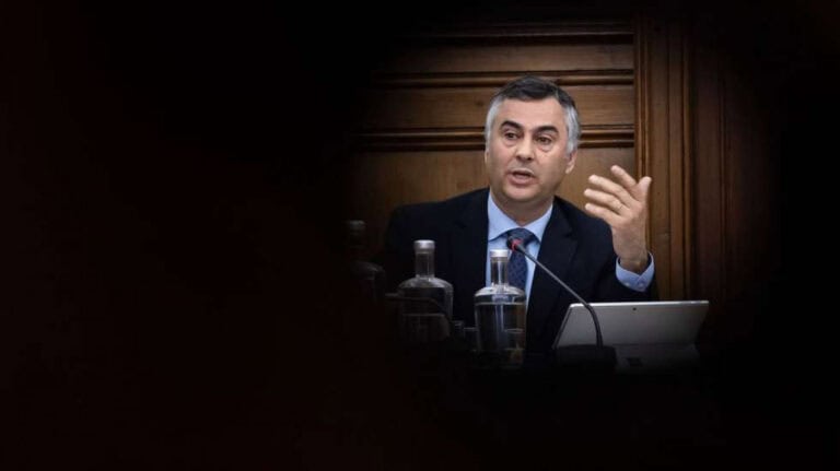 Mais de 1.600 professores receberam apoio à deslocação em dezembro