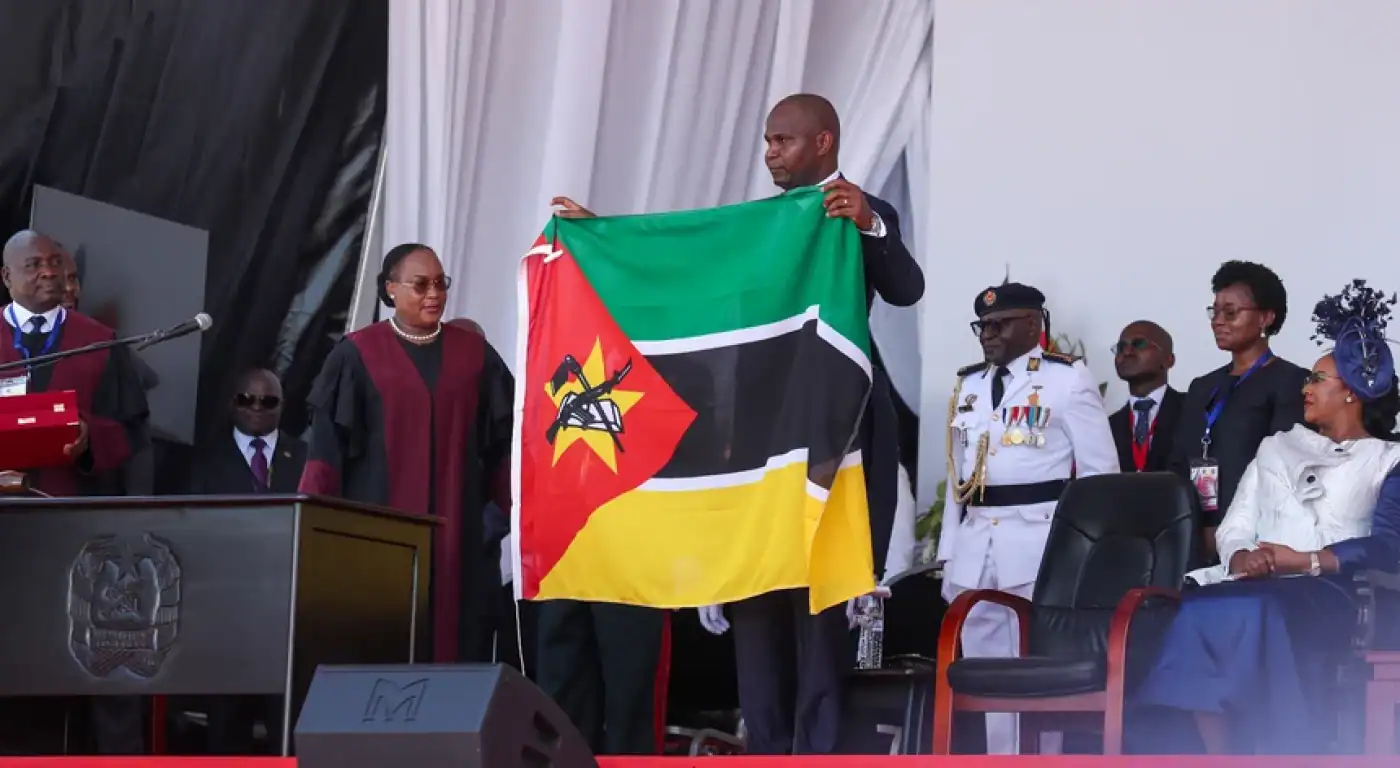 Daniel Chapo assume a Presidência. "Povo no centro das decisões" 