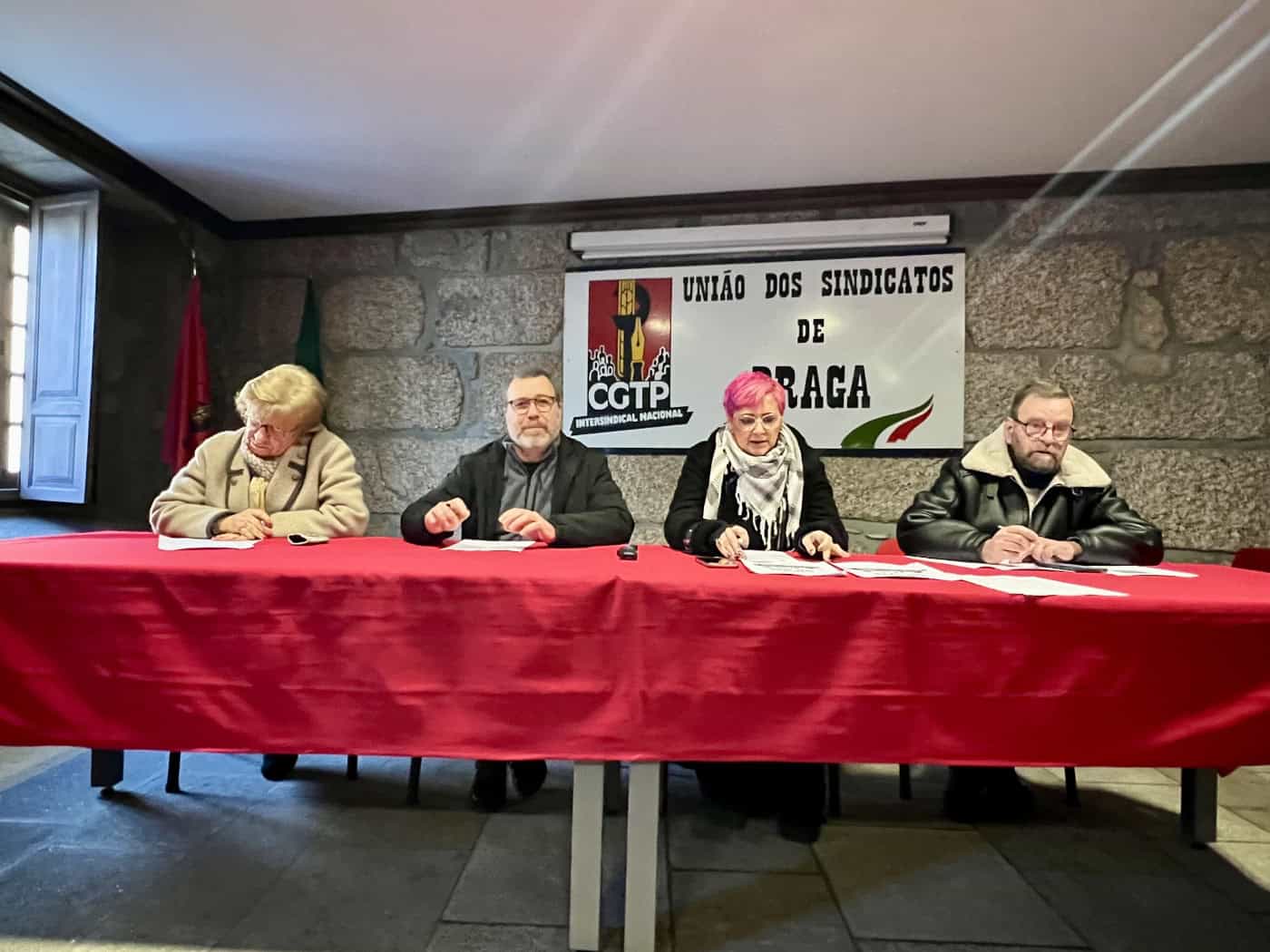 'Comboio pela paz' leva ativistas de Braga a Lisboa para manifestação nacional