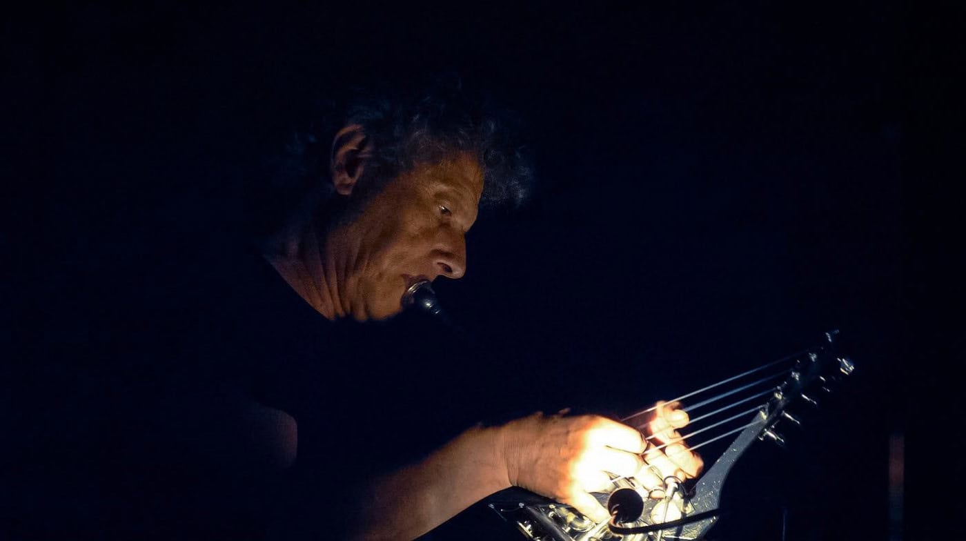 Pierre Bastien atua no Theatro circo acompanhado por curtas de animação japonesa