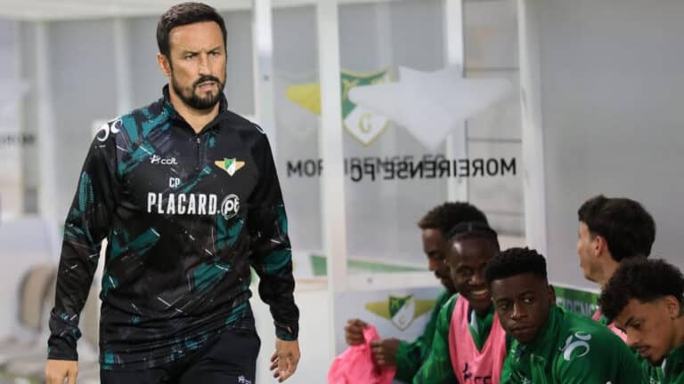 César Peixoto pede melhorias na “decisão e finalização” ante o Farense