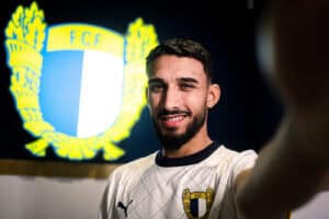 Simon Elisor reforça ataque do FC Famalicão  