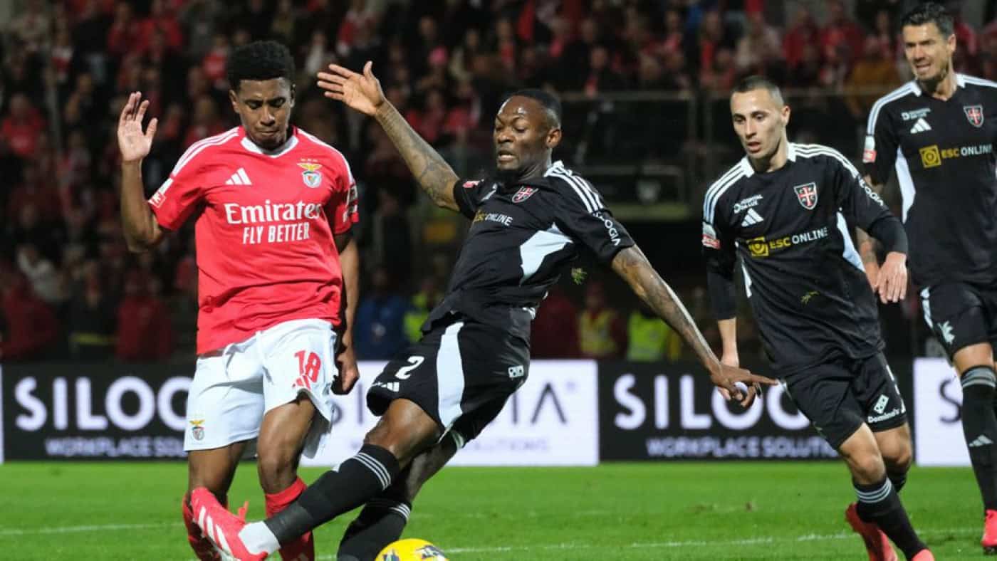 Benfica perde com Casa Pia e Sporting vence Nacional