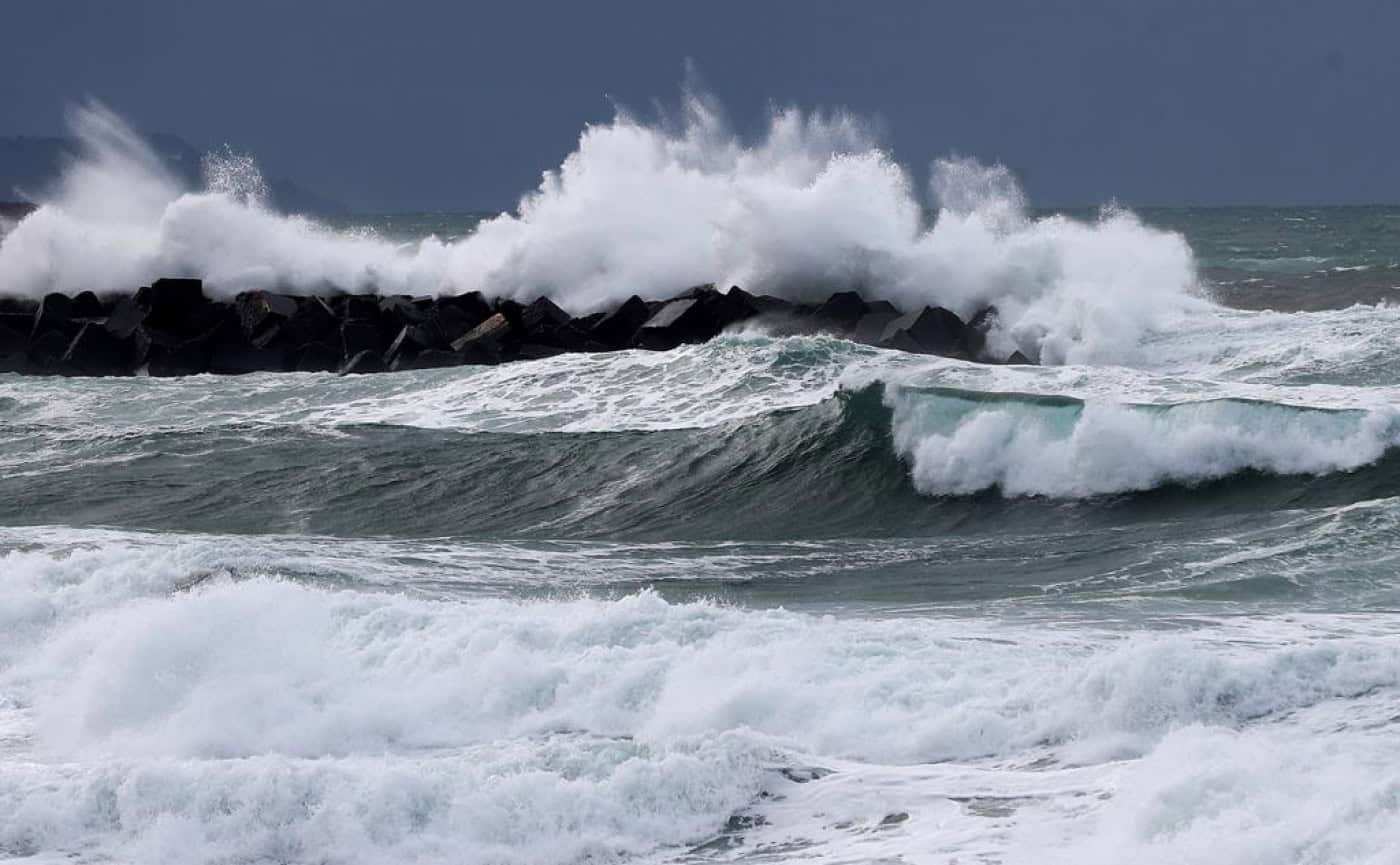 IPMA eleva para 10 os distritos sob aviso vermelho devido à agitação marítima