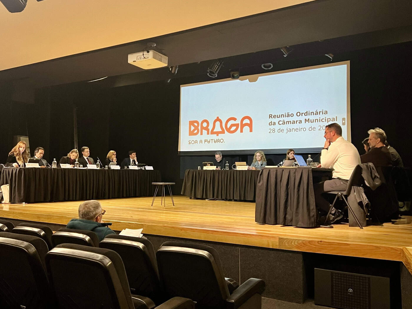 PS e CDU querem que valores que sustentam contrato-programa com a AGERE sejam públicos