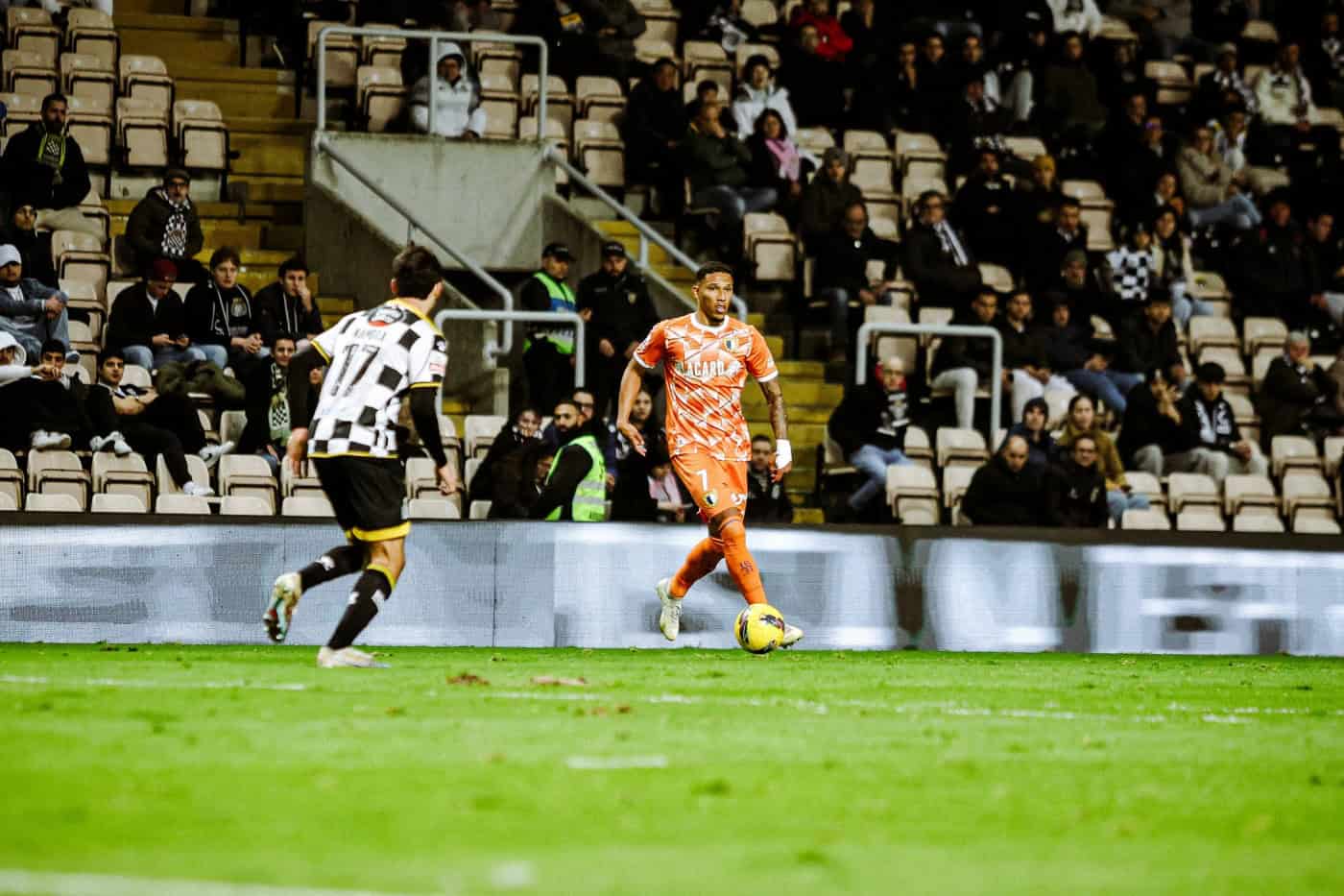 FC Famalicão regressa às vitórias no Bessa