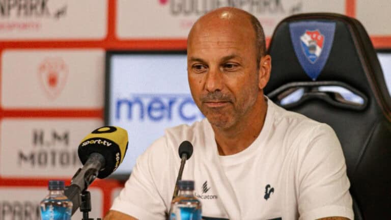 Gil Vicente está "preparado" para vencer Estoril "no melhor momento da época"