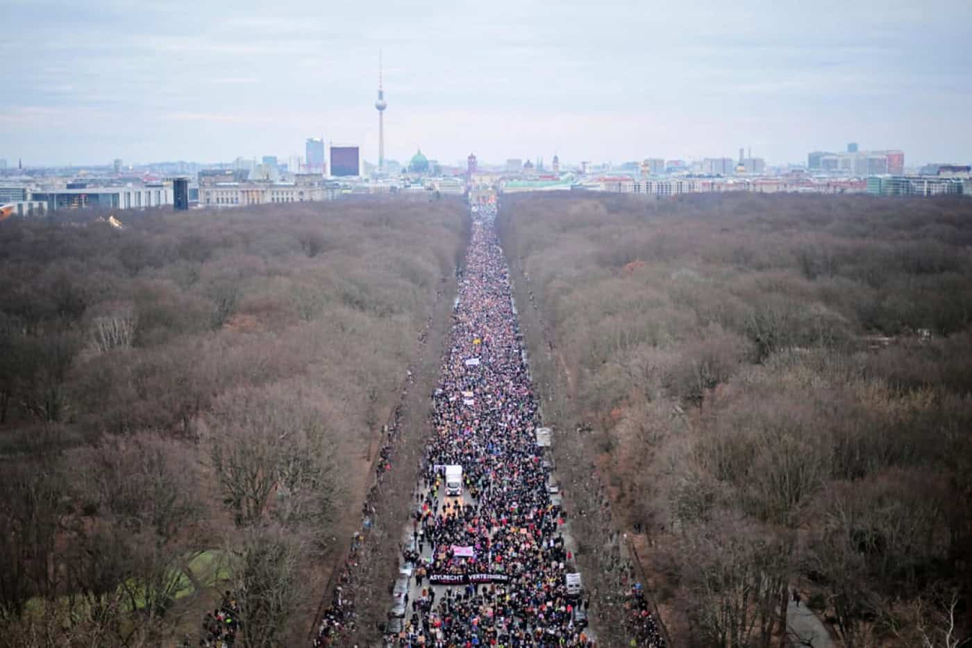 Entre 160 mil a 200 mil pessoas nas ruas de Berlim contra aproximação à extrema-direita