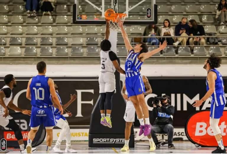 Adeptos ‘casuals’ interrompem jogo de basquetebol entre Vitória e FC Porto