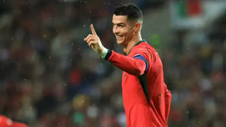 Cristiano Ronaldo atinge os 40 anos como "o maior goleador de sempre"