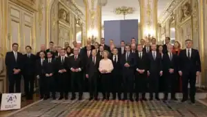 Mais de 60 países sem EUA e Reino Unido pedem IA ética na cimeira de Paris 