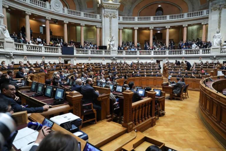 AR aprova regime jurídico e estatuto para alunos com necessidades específicas no superior&nbsp;