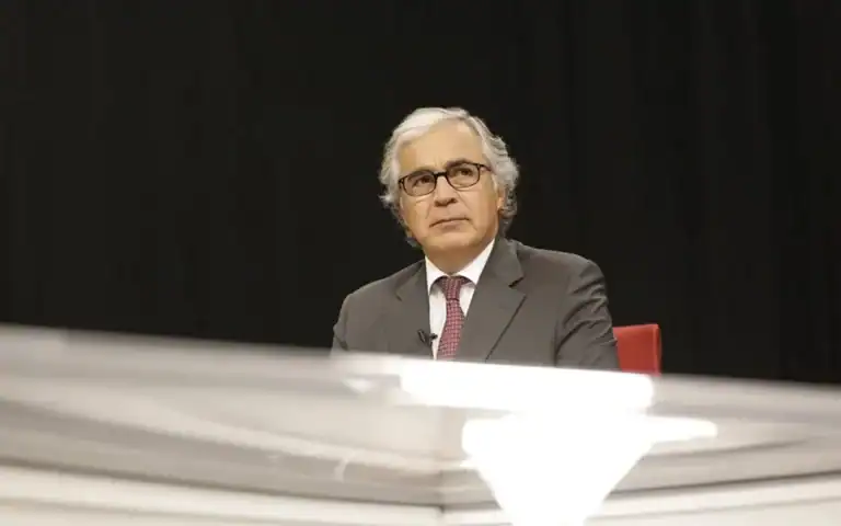 Presidente da AR remete para partidos alteração do regimento sobre os insultos&nbsp;