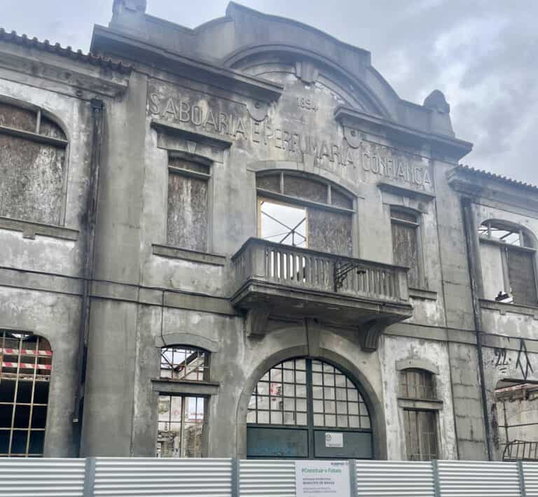 AAUMinho reclama lugar em comissão de acompanhamento de construção de residências