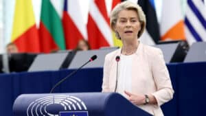 Von der Leyen quer trabalhar com os EUA para uma solução de paz na Ucrânia&nbsp;
