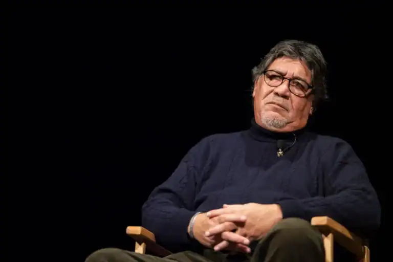 Exposição de fotografia mostra mundo íntimo de Sepúlveda para além da escrita&nbsp;