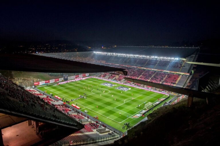 SC Braga recebe o CD Nacional com Victor Gomez entre os 11